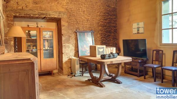 Maison de village
                                                                                                                                                                                                                                                                                                                        8 pièce(s)                                                                                                                                                                                                          4 chambre(s)                                                                                                                                                                                                          170  m²