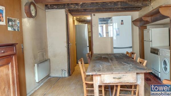 Maison de village
                                                                                                                                                                                                                                                                                                                        8 pièce(s)                                                                                                                                                                                                          4 chambre(s)                                                                                                                                                                                                          170  m²