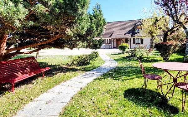 Maison à vendre    3 pièces • 202,05 m2 Châtillon-Coligny