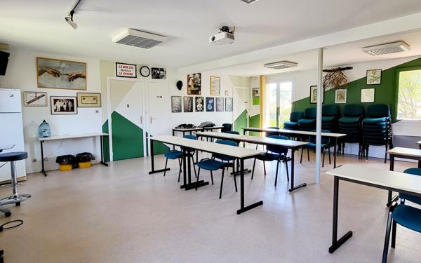 Maison à vendre    3 pièces • 202,05 m2 Châtillon-Coligny