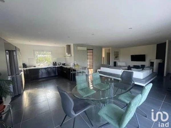 Maison à vendre 5 pièces 140 m² Saint-Privat-des-Vieux