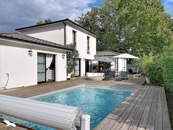 Maison à vendre 598 500 € Le Taillan-Médoc 6 p 135 m² DPE C