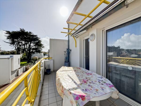 T2 mezzanine proche commerces et plage avec garage