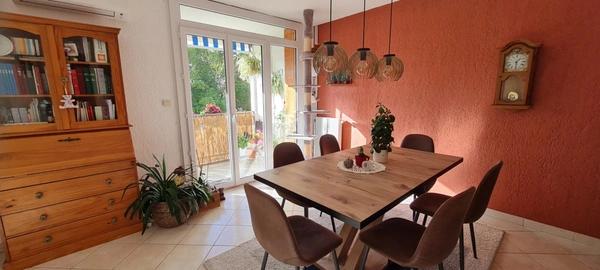 NIMES à vendre T5 de 84 m² 3 chambres, garage individuel, balcon, jardin commun, parking