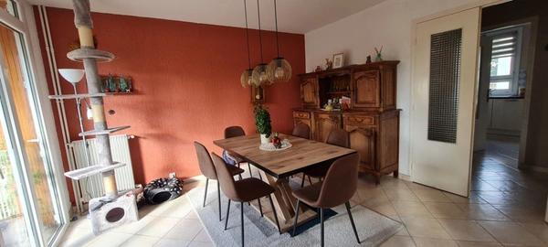 NIMES à vendre T5 de 84 m² 3 chambres, garage individuel, balcon, jardin commun, parking