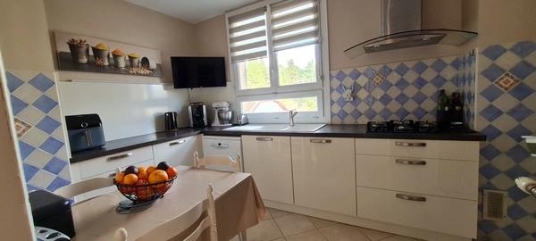 NIMES à vendre T5 de 84 m² 3 chambres, garage individuel, balcon, jardin commun, parking