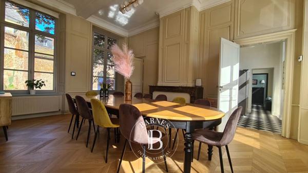 Montreuil-sur-Mer, Hôtel particulier 5 Chambres -  295 m² à vendre