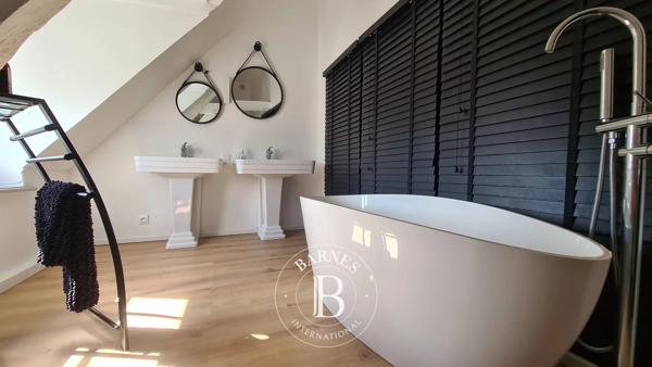 Montreuil-sur-Mer, Hôtel particulier 5 Chambres -  295 m² à vendre