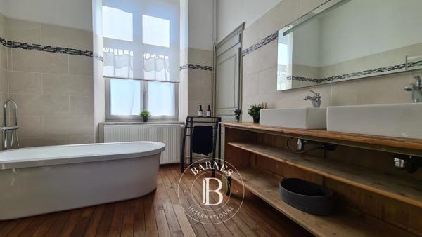 Montreuil-sur-Mer, Hôtel particulier 5 Chambres -  295 m² à vendre