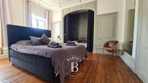 Montreuil-sur-Mer, Hôtel particulier 5 Chambres -  295 m² à vendre