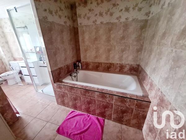 Maison 7 pièces de 150 m² à Aiguefonde (81200)