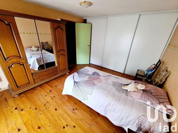 Maison 7 pièces de 150 m² à Aiguefonde (81200)