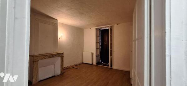 VIC-FEZENSAC, Maison de ville 77 m² + cave jardin