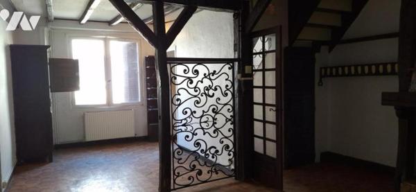 VIC-FEZENSAC, Maison de ville 77 m² + cave jardin