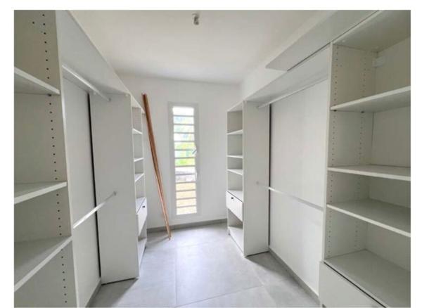 Jolie villa T4  neuve secteur résidentiel Baie Mahault