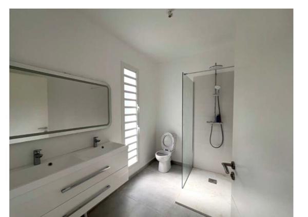 Jolie villa T4  neuve secteur résidentiel Baie Mahault