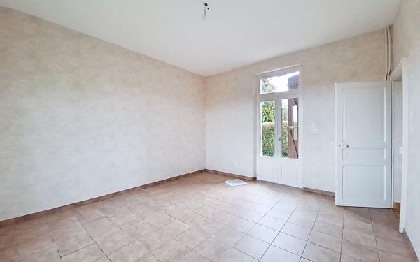 Maison à vendre    5 pièces • 88,50 m2 Néris-les-Bains