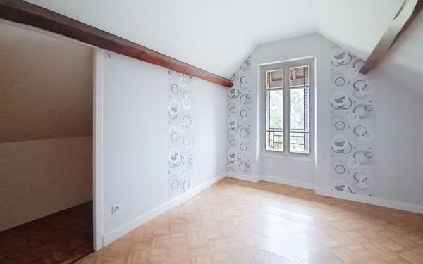 Maison à vendre    5 pièces • 88,50 m2 Néris-les-Bains