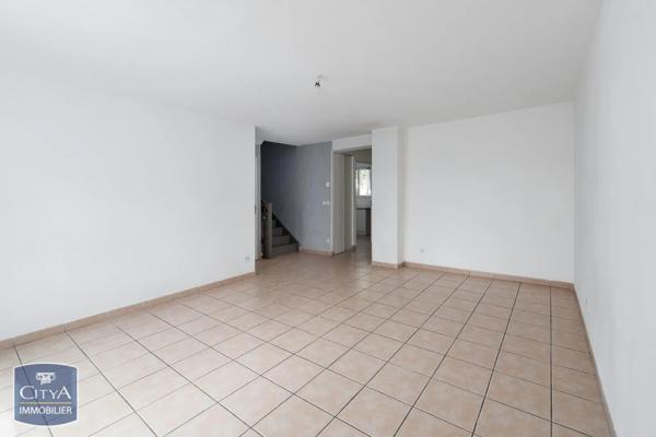 Maison à louer 4 pièces 78.6m² Vendat (03110)