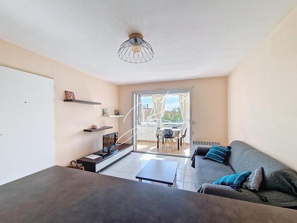 Appartement meublé T3 d'environ 46 m² avec loggia