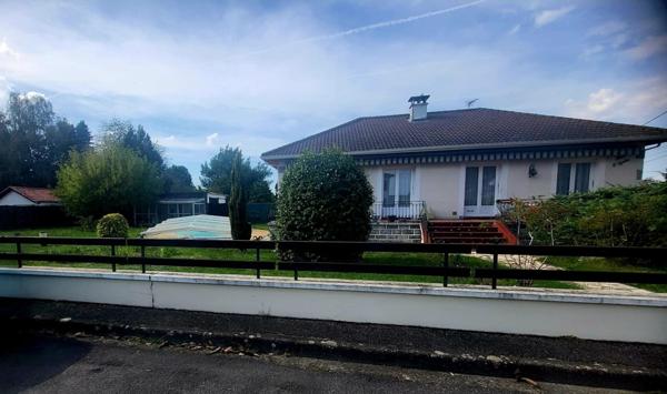 Maison avec piscine et grand jardin secteur calme