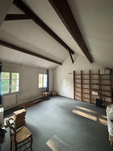 Maison Bois Guillaume - parc de 3300m² - constructible - 5 chambres 2 chambres Rdc - 211 m2 plein centre de Bois Guillaume - proche des écoles et commerces- calme et verdoyant - environnement idéal , havre de paix, à deux minutes de Rouen ,idéale f