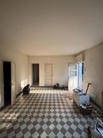 Maison Bois Guillaume - parc de 3300m² - constructible - 5 chambres 2 chambres Rdc - 211 m2 plein centre de Bois Guillaume - proche des écoles et commerces- calme et verdoyant - environnement idéal , havre de paix, à deux minutes de Rouen ,idéale f