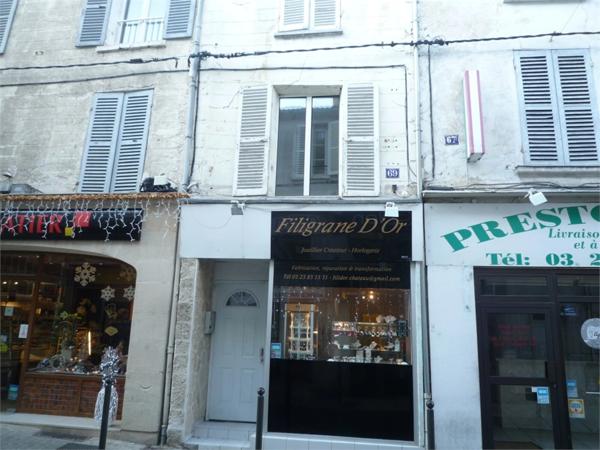 Dpt Aisne (02), CHATEAU THIERRY, à vendre, immeuble mixte habitation commerce excellente rentabilité