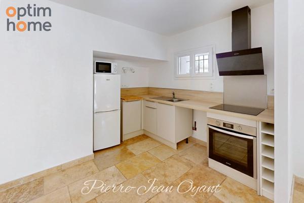 Maison de village rénovée type 3/4 avec belle terrasse plein sud