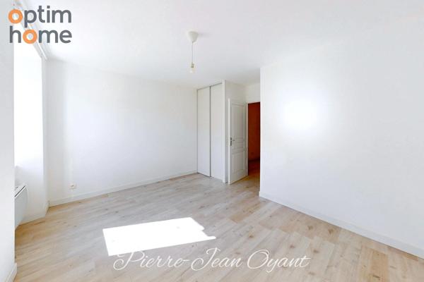 Maison de village rénovée type 3/4 avec belle terrasse plein sud