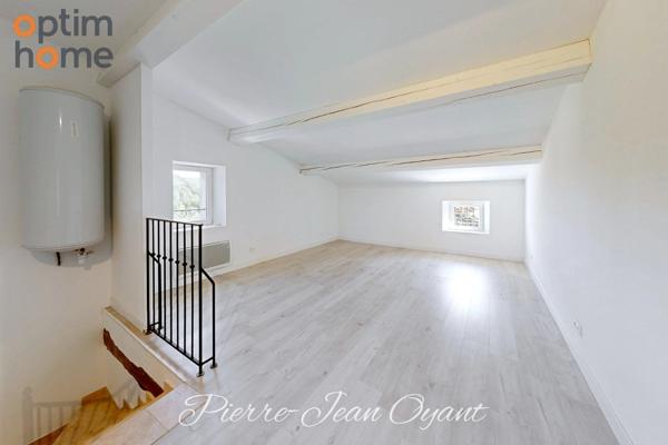 Maison de village rénovée type 3/4 avec belle terrasse plein sud