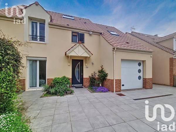 Maison 7 pièces de 151 m² à Bailly-Romainvilliers (77700)