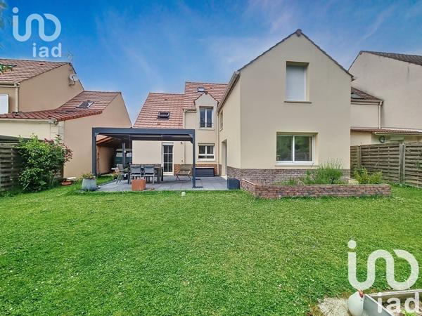 Maison 7 pièces de 151 m² à Bailly-Romainvilliers (77700)