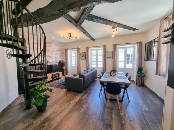 Immeuble 5 pièces - 104 m²