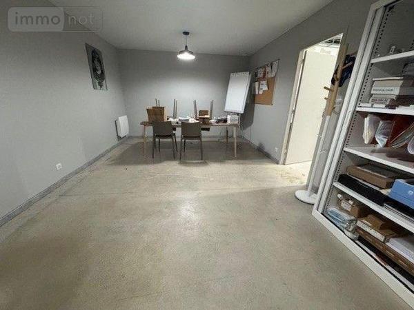 Entrepôt et bureaux à louer à Cormontreuil dans la Marne (51350), ref : 51095/188