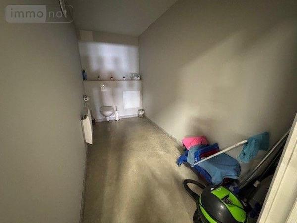 Entrepôt et bureaux à louer à Cormontreuil dans la Marne (51350), ref : 51095/188