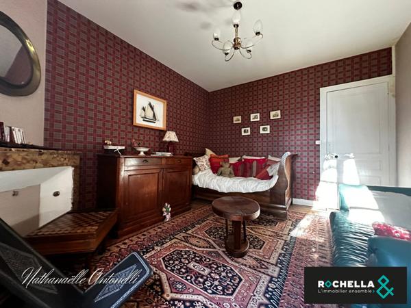 MAISON EN PIERRE ST JEAN D'ANGELY