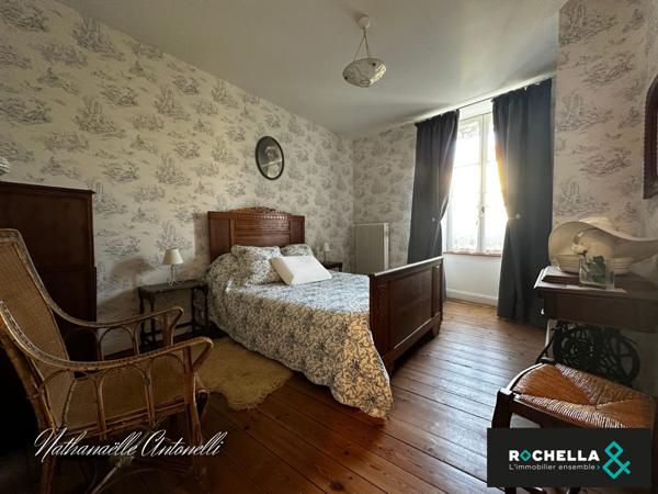 MAISON EN PIERRE ST JEAN D'ANGELY