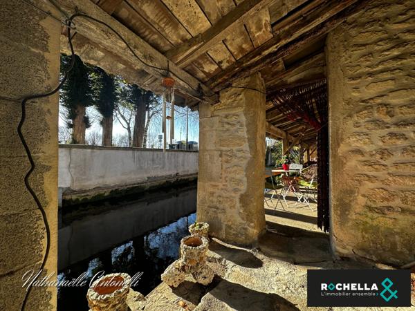 MAISON EN PIERRE ST JEAN D'ANGELY