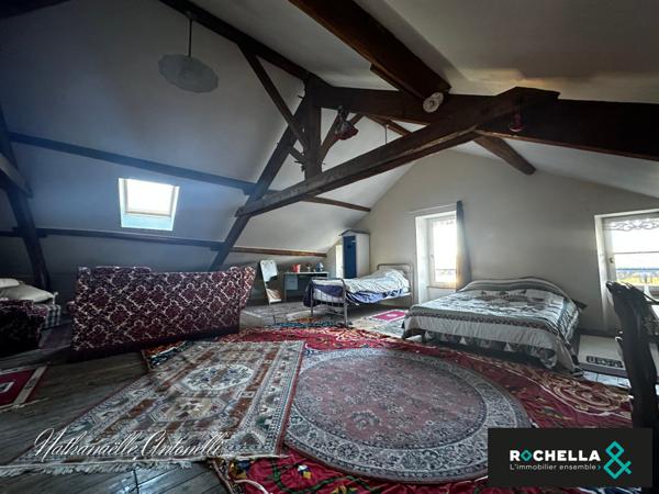 MAISON EN PIERRE ST JEAN D'ANGELY