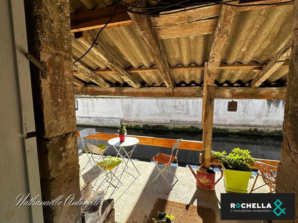 MAISON EN PIERRE ST JEAN D'ANGELY