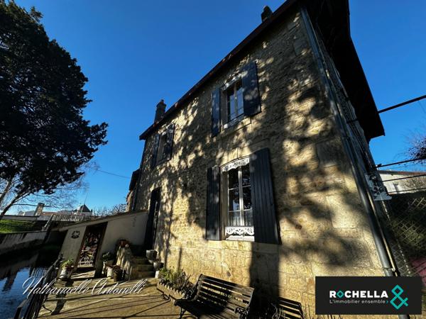 MAISON EN PIERRE ST JEAN D'ANGELY