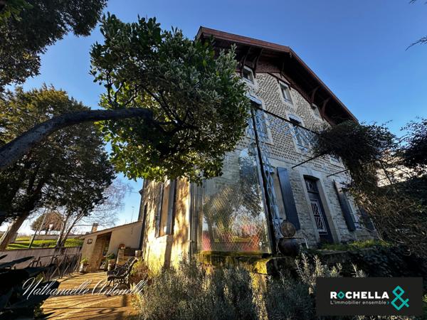 MAISON EN PIERRE ST JEAN D'ANGELY