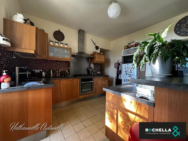 MAISON EN PIERRE ST JEAN D'ANGELY