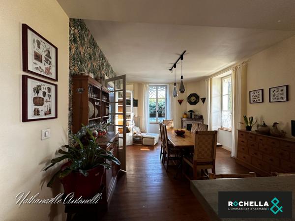 MAISON EN PIERRE ST JEAN D'ANGELY