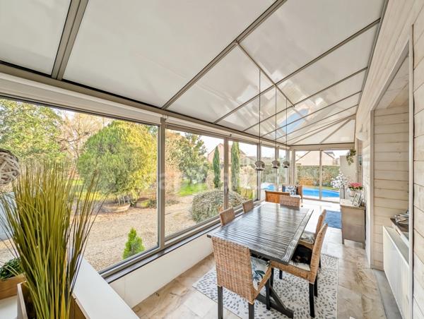 A vendre à Saint-Marcel (71) cette villa authentique de 189 m² 7 pièces 5 chambres 1 bureau et terrain de 2310 m²