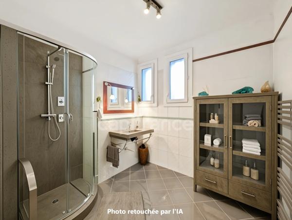 A vendre à Saint-Marcel (71) cette villa authentique de 189 m² 7 pièces 5 chambres 1 bureau et terrain de 2310 m²
