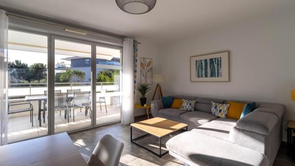 T3 récent 71 m² avec terrasse, piscine et box
