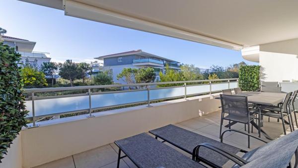 T3 récent 71 m² avec terrasse, piscine et box