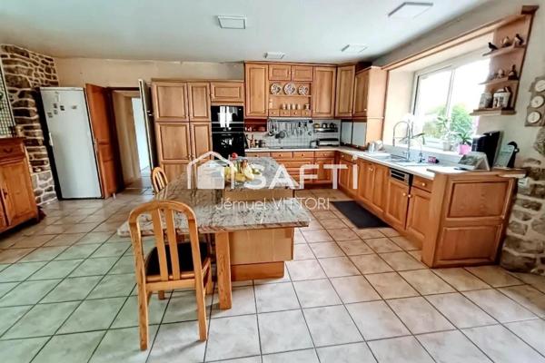 Propriété spacieuse avec dépendance et terrain clos